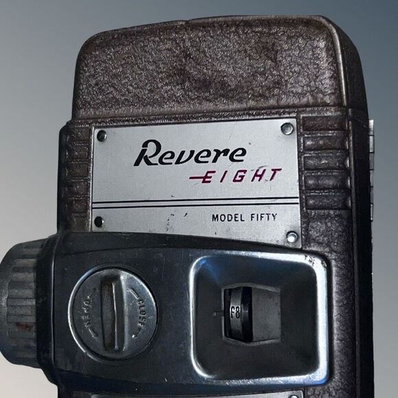 1950s Revere Eight Model 50 Super8 8MM Wind Driven Camera - Picture 3 of 12